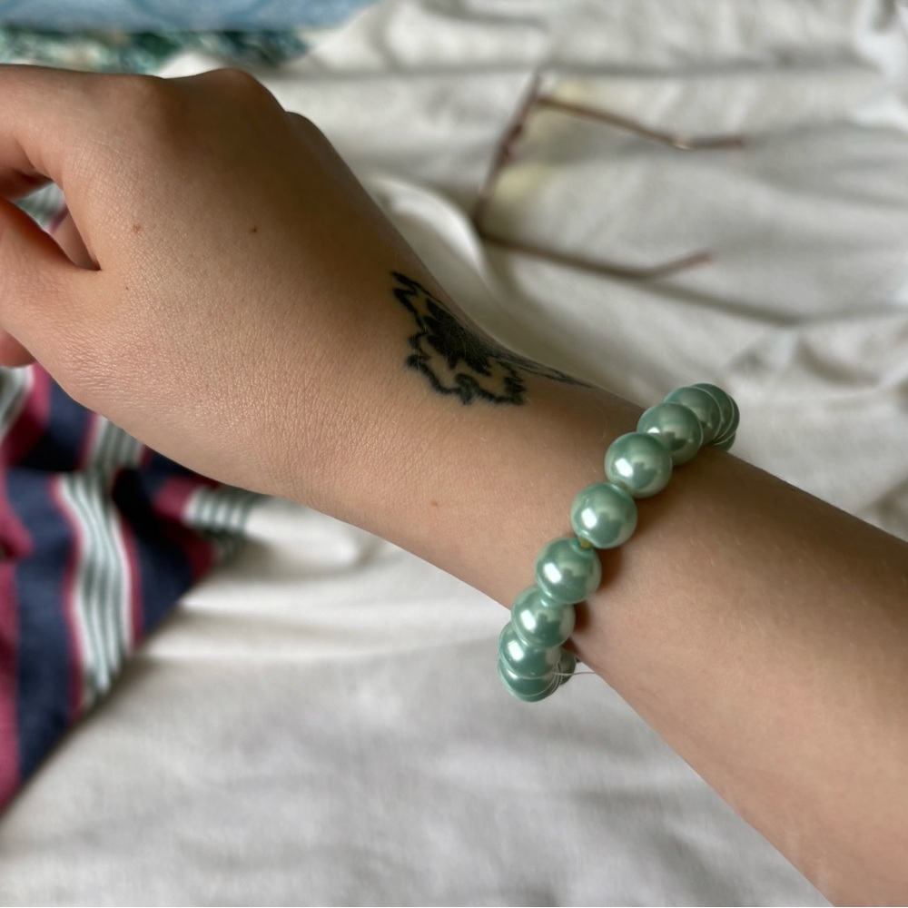 Elegant Green Beaded Bracelet
